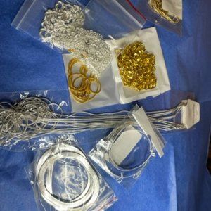 Lot Goldtone/Silvertone Necklaces